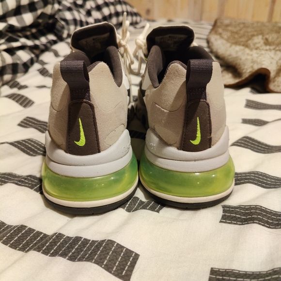 Nike Air Max React 270 - Picture 3 of 11